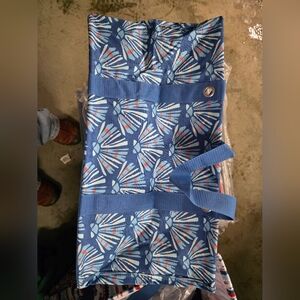 Thirty-One large utility Tote in Etched Shells